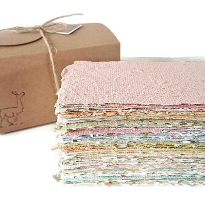 Box of 100 sheets of handmade recycled paper 