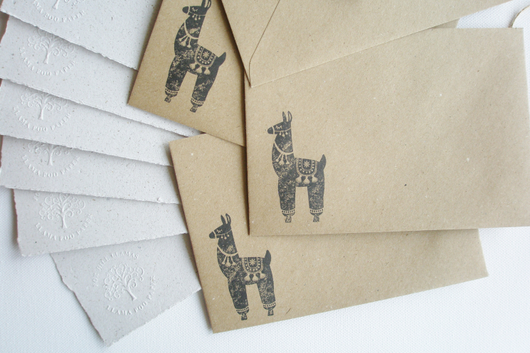 llama writing set