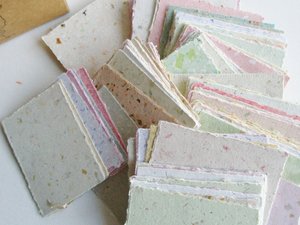 Lunch Box Notes. Love Notes. Message Paper for Mum in Box. Hand made Recycled Paper. 120 Small Hand Torn Pieces for Messages. Obento
