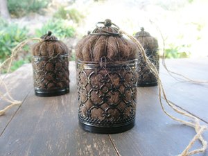 Black Bird Nester with Llama wool for nesting birds. Garden gift for gardener who loves wild birds visiting for birdbath, feeder, birdhouse