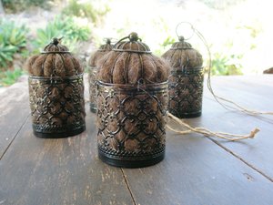 Black Bird Nester with Llama wool for nesting birds. Garden gift for gardener who loves wild birds visiting for birdbath, feeder, birdhouse