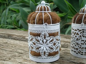 Bird Nester for visiting birds, home backyard or baclony gift, Llama Fibre Nest Building Material