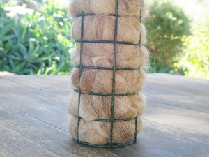 Bird Nester. Llama Fibre Nesting Material. Garden Isolation Backyard Gift Idea for Home gardener.  Natural Bird house filler