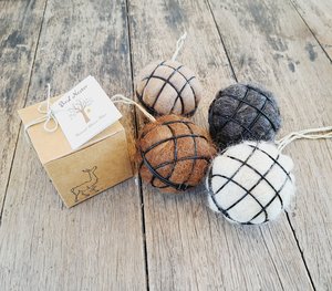 Bird Nester in Gift Box for Garden. Llama Nest Building Material for nature lover and backyard birds. Mothers Day Gift