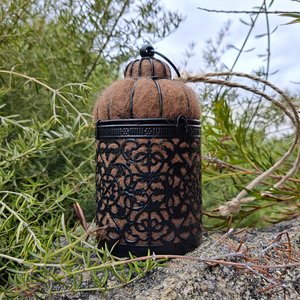 Llama fibre bird nest starter. Home maker garden gift with natural nest building material for wild birds. Outdoor Gift for Dads