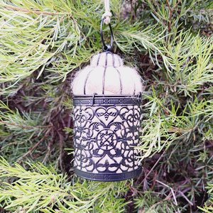Llama fibre bird nest starter. Home maker garden gift with natural nest building material for wild birds. Outdoor Gift for Dads
