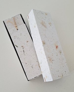 Bookmarks - Handmade recycled paper in gift box - Mixed neutral tones with flower petals and botanicals