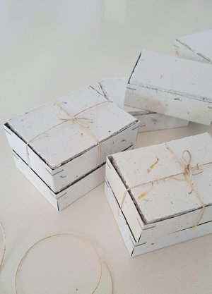 40 x Handmade papers, 4 x 3 Inch Recycled Paper Stationery Box