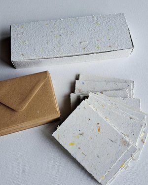30 Handmade recycled papers with commercially recycled brown envelopes. 4x3 Inch Stationery Set in Gift Box