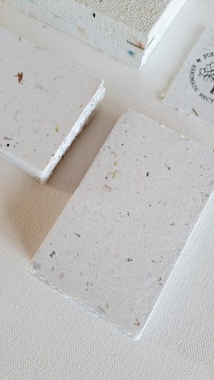 40 x Handmade paper place cards for stamping or calligraphy, 4 x 2.5 Inch Recycled Paper Pieces in gift box