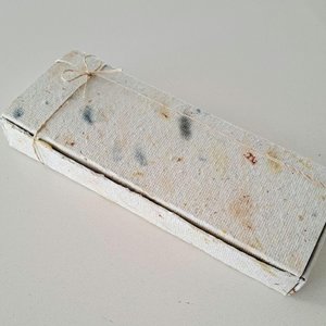 50 Pieces of thick handmade recycled card 4x3 Inch in Gift Box. Cream in colour, deckle and rough torn edges