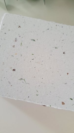 50 x Lawn Clipping Handmade note paper sheets, 4 x 3 Inch Recycled Paper Stationery Box for lawn mowing round