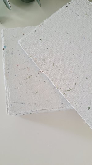 50 x Lawn Clipping Handmade note paper sheets, 4 x 3 Inch Recycled Paper Stationery Box for lawn mowing round