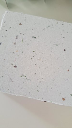 50 x Lawn Clipping Handmade note paper sheets, 4 x 3 Inch Recycled Paper Stationery Box for lawn mowing round