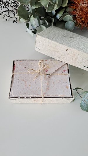 MINI Handmade Recycled Paper stationery set of 10 sheets and 10 envelopes with botanicals - Gift Boxed.