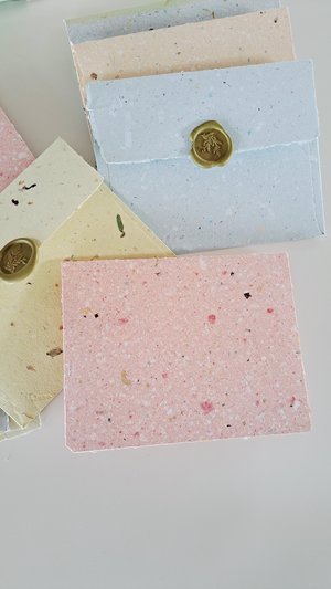 Stationery Set. Gift boxed handmade recycled paper writing sheets and envelopes with wax seals. 12 sheets, 6 envelopes, wax seals