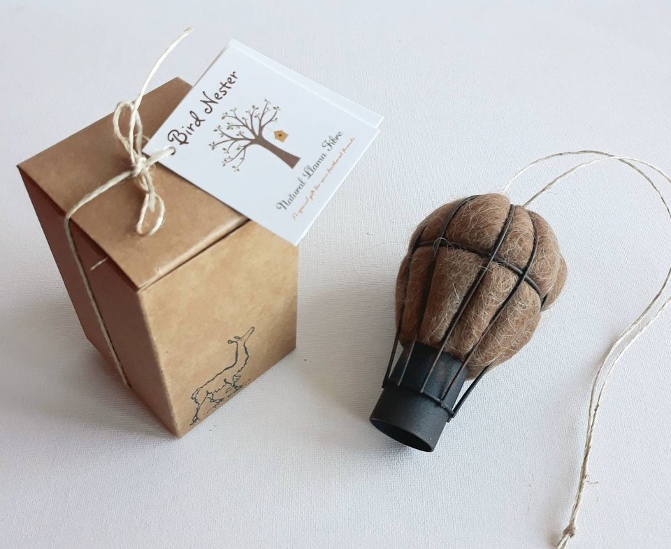 Hot Air Balloon Bird Nester. Outdoor home isolation Gift with Llama Fibre Nest Building Material. Children's homeschool nature activity