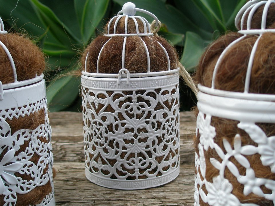 Bird Nester for home backyard or baclony gift, Llama Fibre Nest Building Material