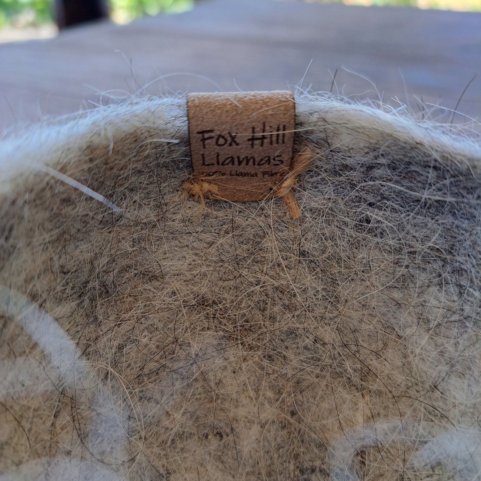 Fuzzy Llama Fibre Pod