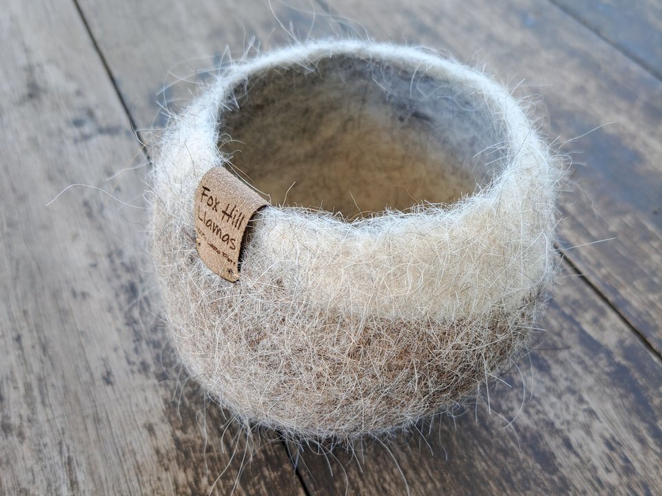Fuzzy Llama Fibre Pod