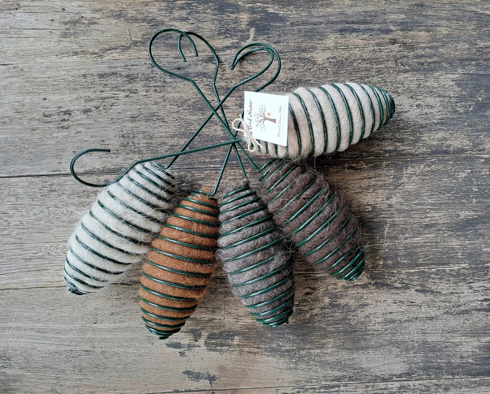 Hanging Bird Nester with Llama Fibre Nesting Material for Birds. Ideal for Eco Friendly Gardens. Gardener gifts and nature playgrounds
