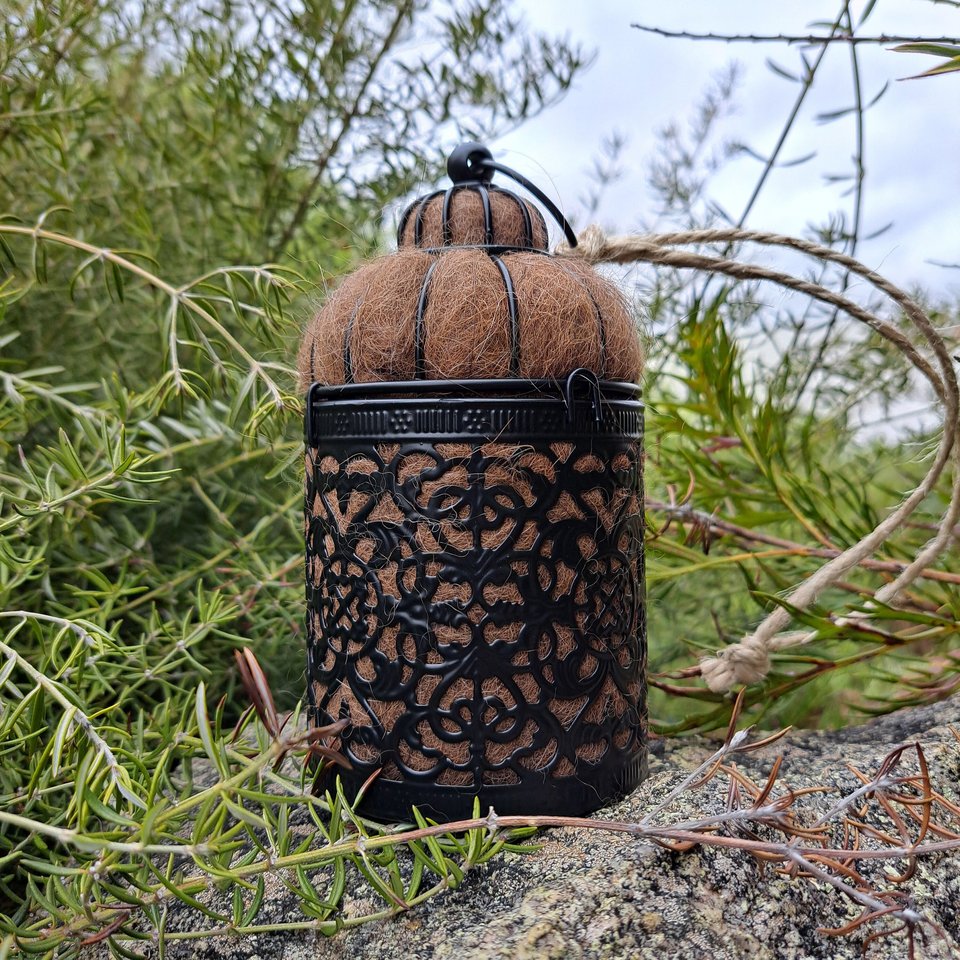 Llama fibre bird nest starter. Home maker garden gift with natural nest building material for wild birds. Outdoor Gift for Dads