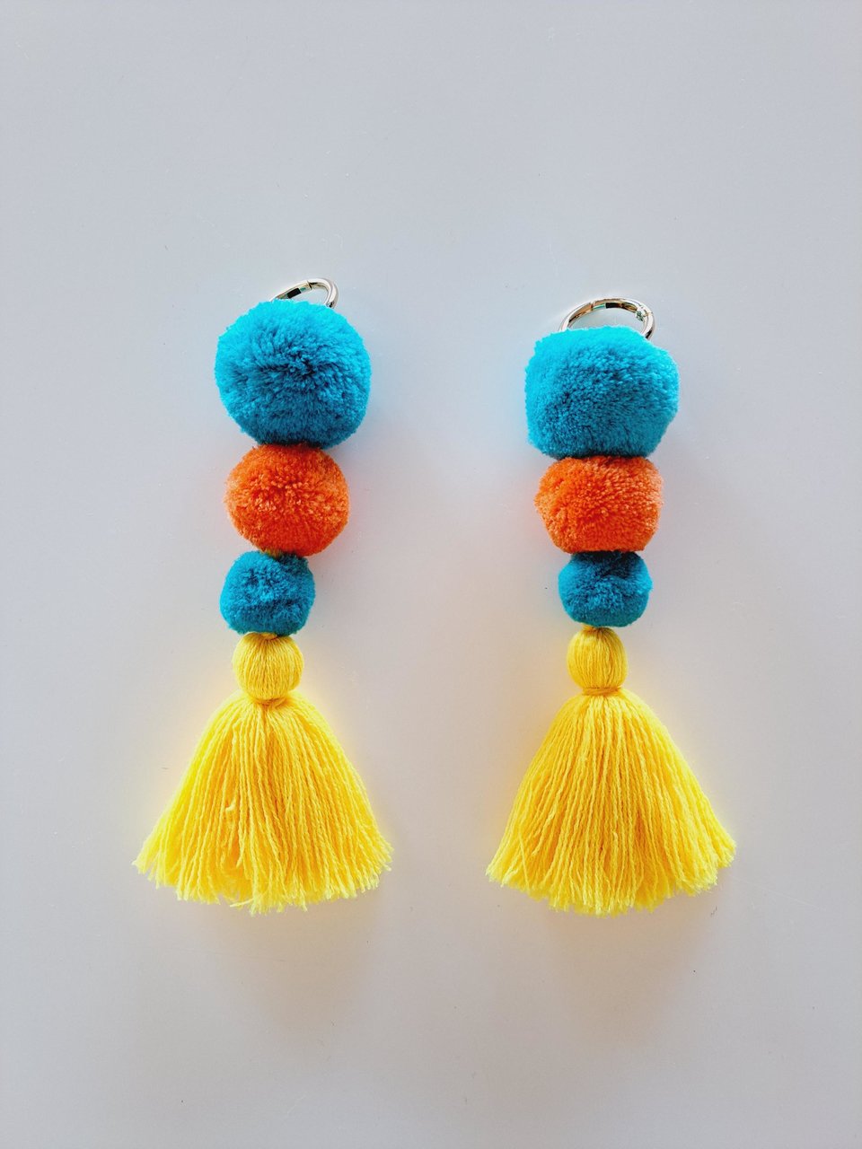 Halter pom pom tassels for llamas and alpacas