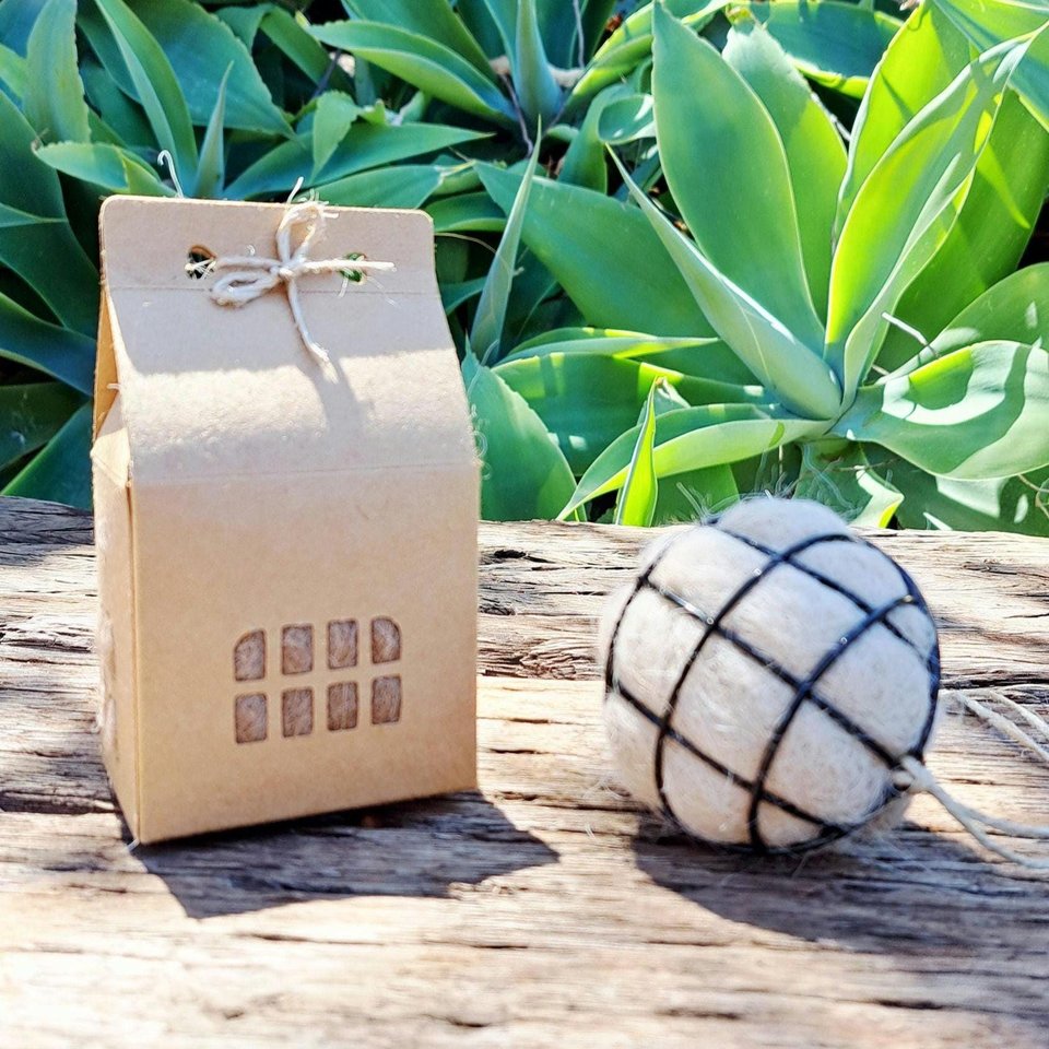 Small Bird Nester in Gift Box with refill. Llama Nest Building Wool for nature lovers and wild backyard garden birds.