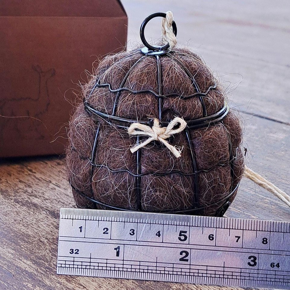 Small Bird Nester with refill in gift boxes. Llama Fibre Nesting Material for garden / bird lover. Birdhouse / birdbath / feeder accessory