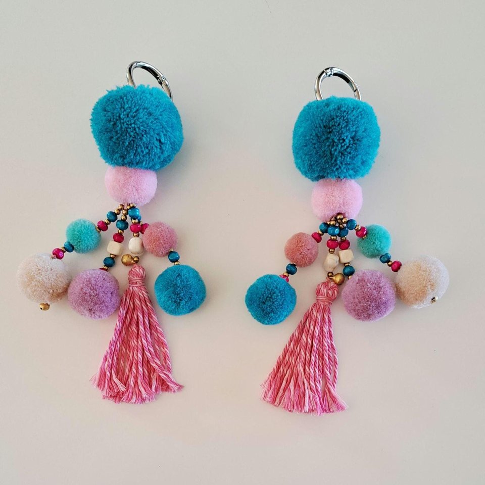 Pink Llama Alpaca Halter Tassels: Clip On Accessories