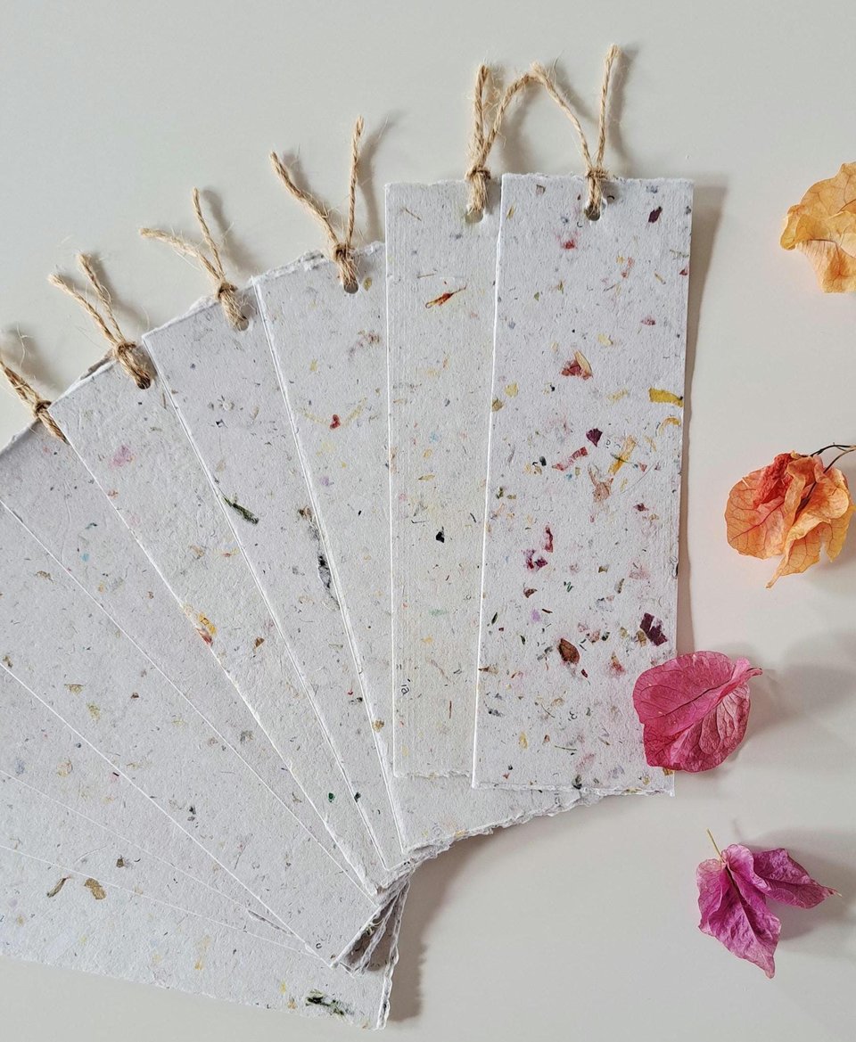 Bookmarks - Handmade recycled paper in gift box - Mixed neutral tones with flower petals and botanicals