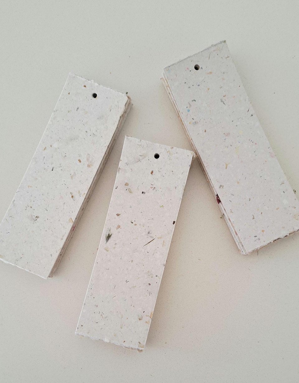 Bookmarks - Handmade recycled paper in gift box - Mixed neutral tones with flower petals and botanicals