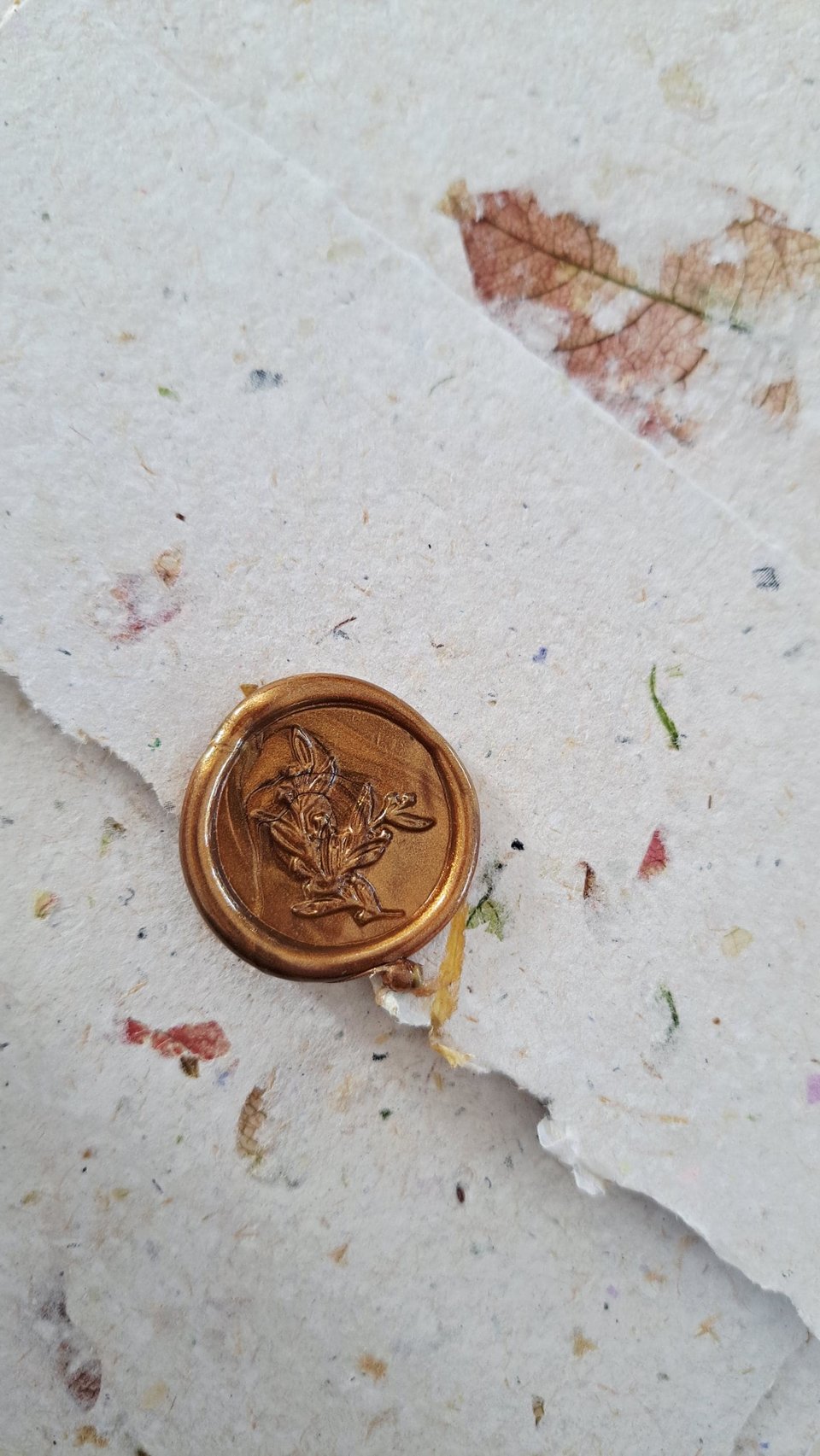 Stationery Set. Gift boxed handmade recycled paper writing sheets and envelopes with wax seals. 10 sheets, 5 envelopes, wax seals
