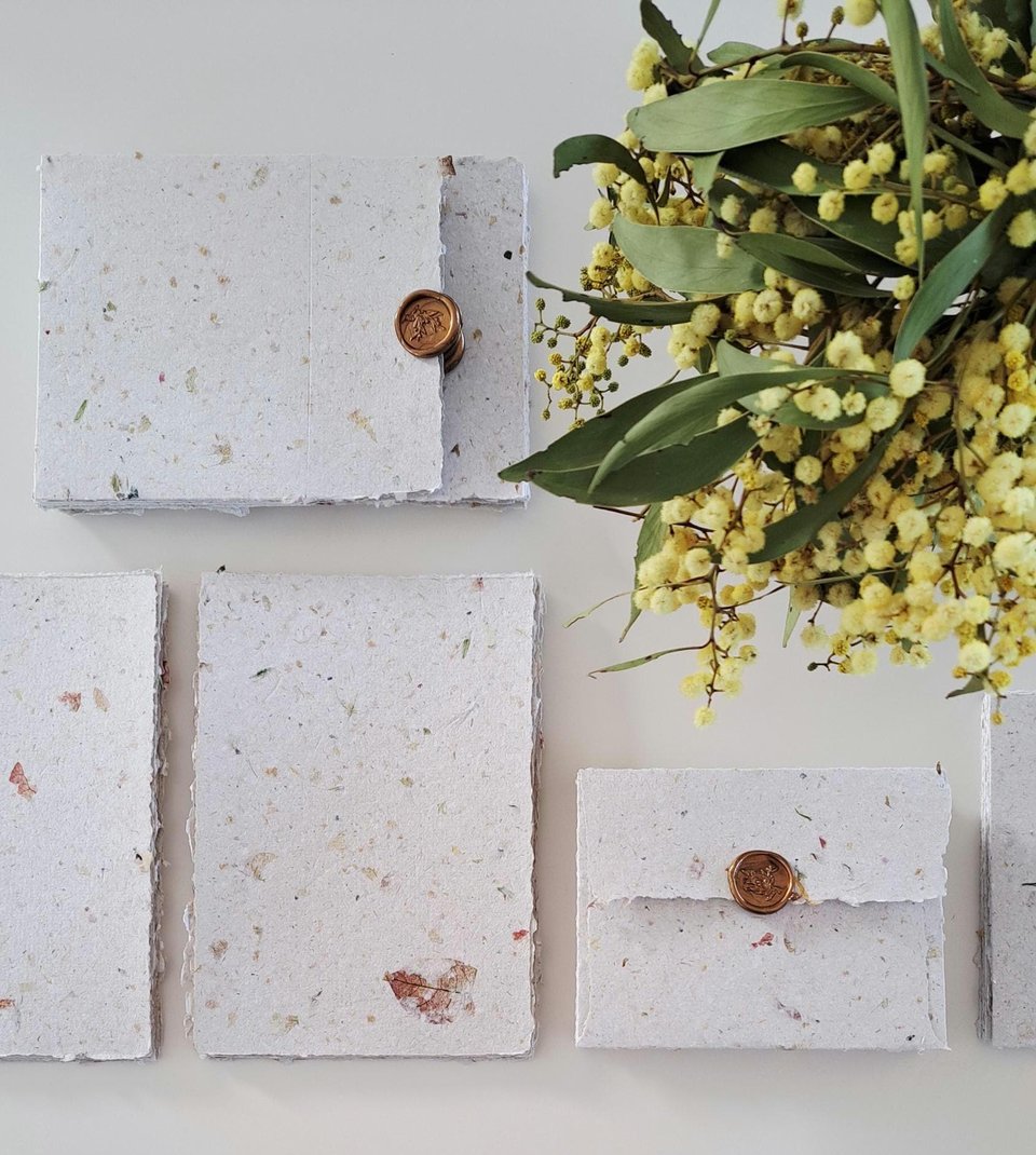 Stationery Set. Gift boxed handmade recycled paper writing sheets and envelopes with wax seals. 10 sheets, 5 envelopes, wax seals