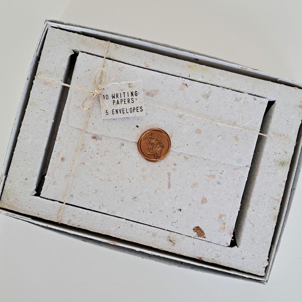 Stationery Set. Gift boxed handmade recycled paper writing sheets and envelopes with wax seals. 10 sheets, 5 envelopes, wax seals
