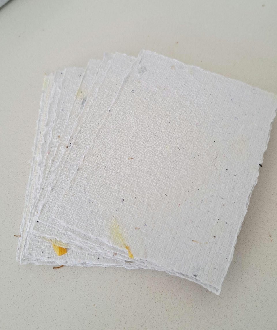 40 x Handmade papers, 4 x 3 Inch Recycled Paper Stationery Box