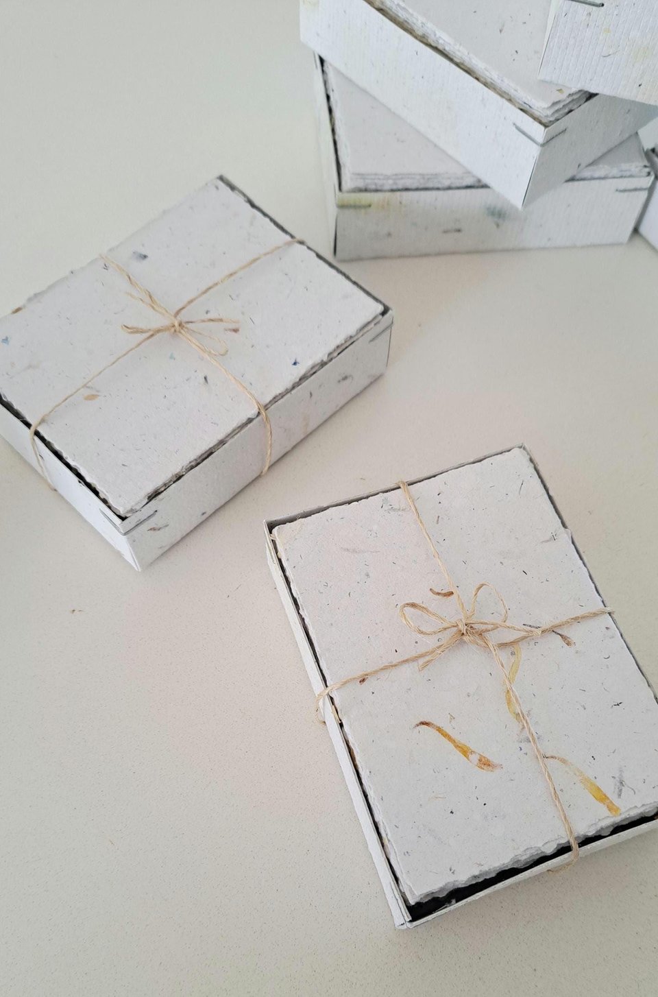 40 x Handmade papers, 4 x 3 Inch Recycled Paper Stationery Box