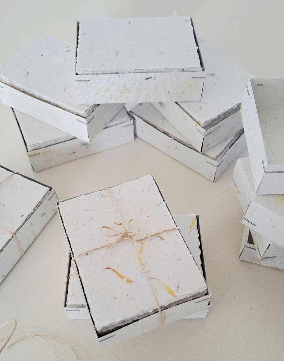 40 x Handmade papers, 4 x 3 Inch Recycled Paper Stationery Box