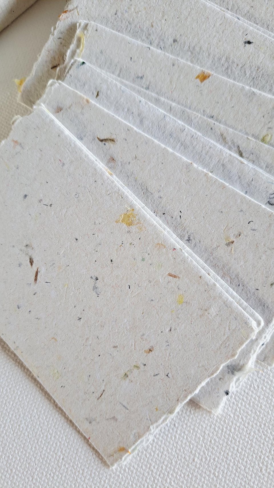 40 x Handmade recycled paper place cards for stamping or calligraphy, 4 x 2.5 Inch pieces in gift box