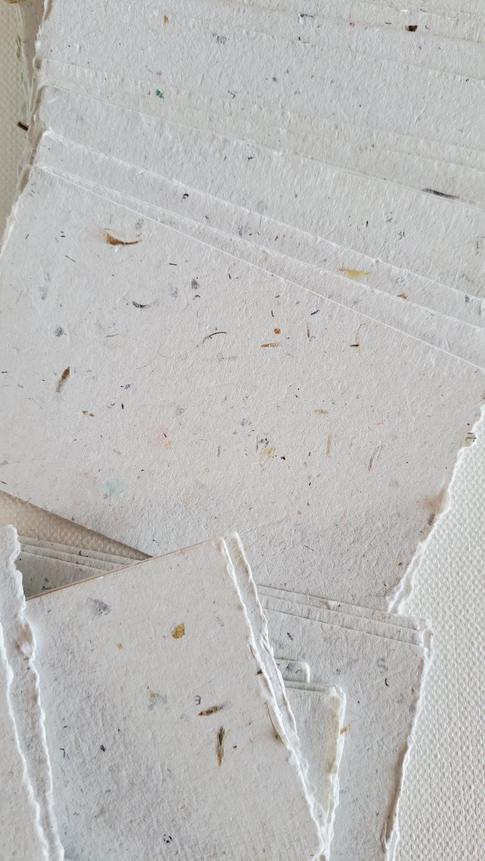 40 x Handmade paper place cards for stamping or calligraphy, 4 x 2.5 Inch Recycled Paper Pieces in gift box