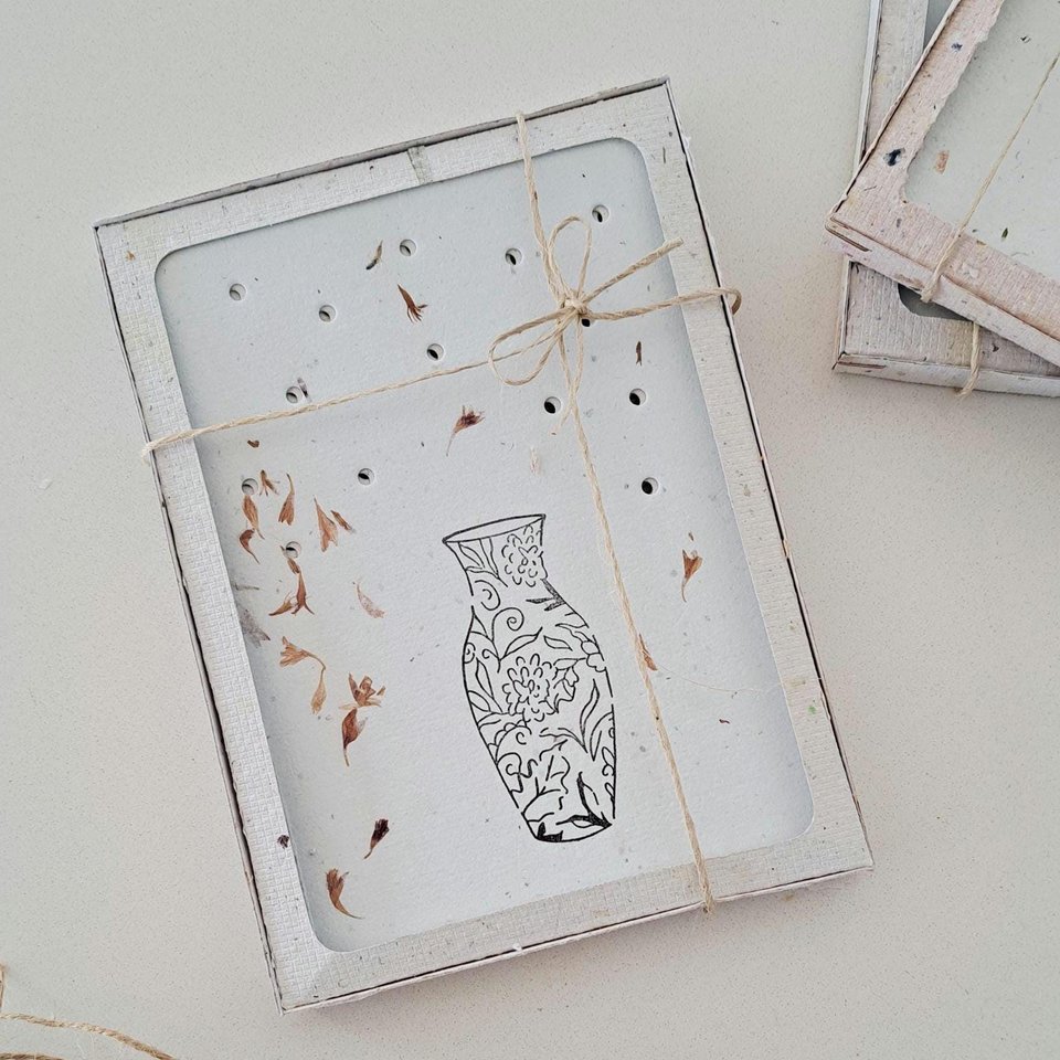 10 gift boxed flower collection / picking cards made from handmade recycled paper.