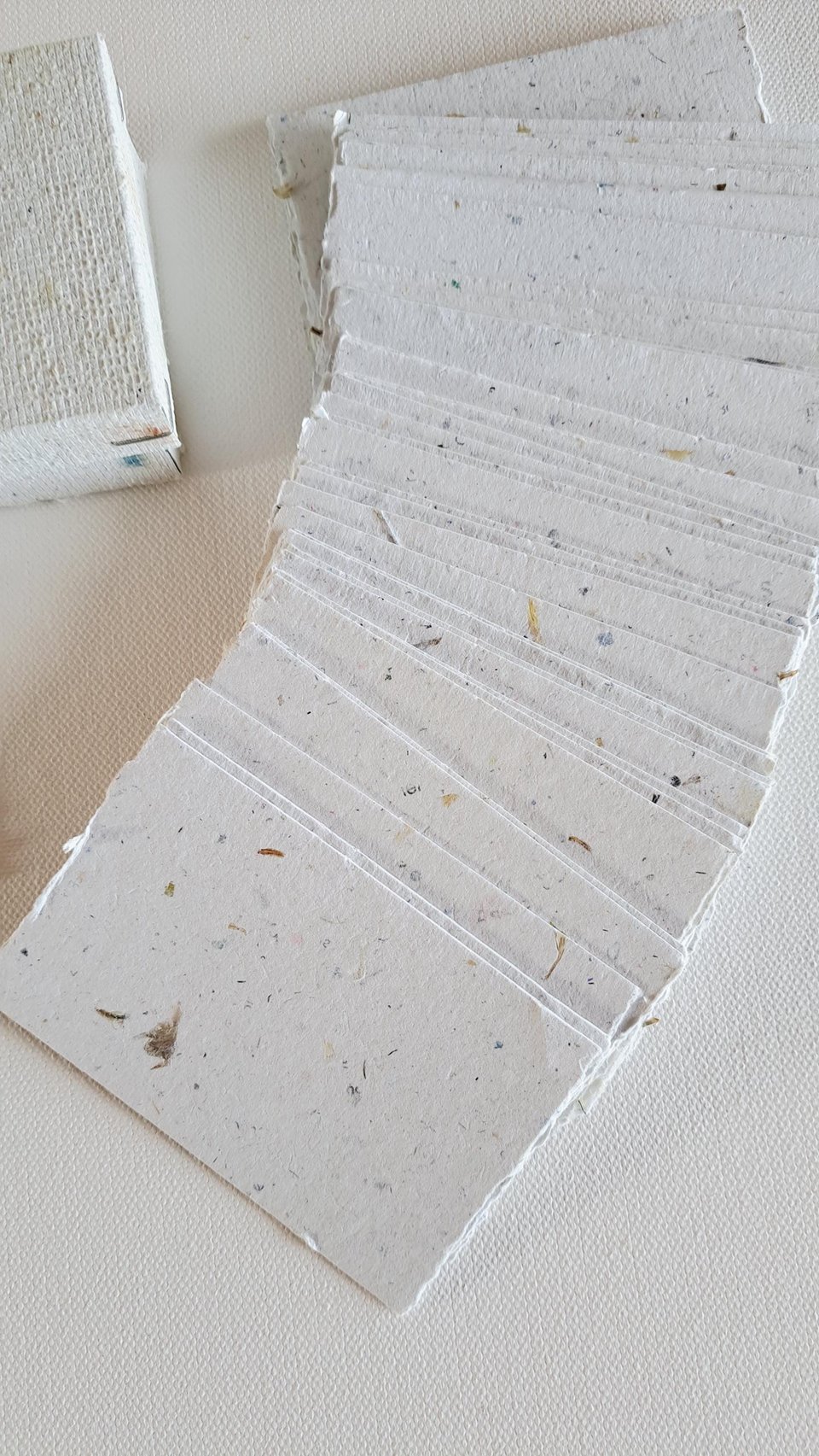 40 x Handmade paper place cards for stamping or calligraphy, 4 x 2.5 Inch Recycled Paper Pieces in gift box