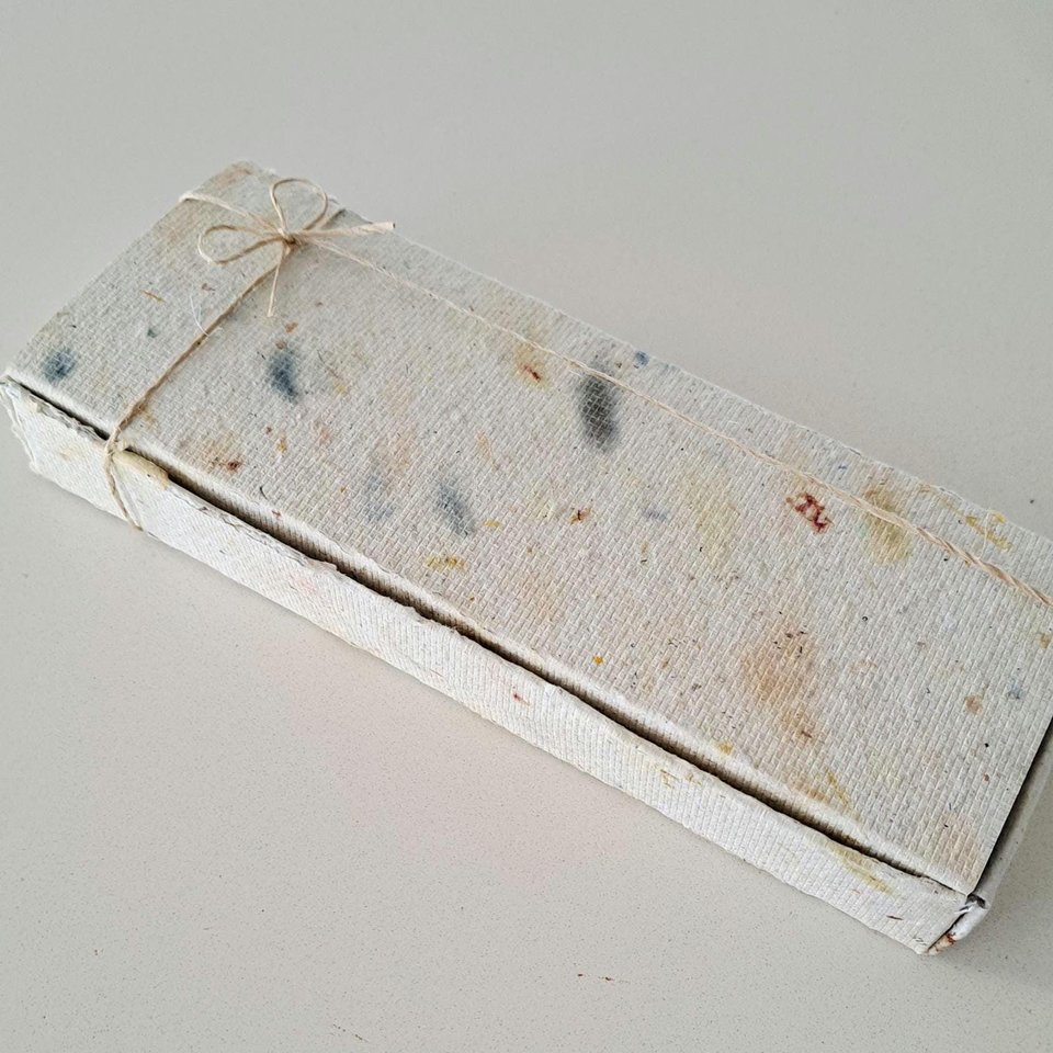 50 Pieces of thick handmade recycled card 4x3 Inch in Gift Box. Cream in colour, deckle and rough torn edges