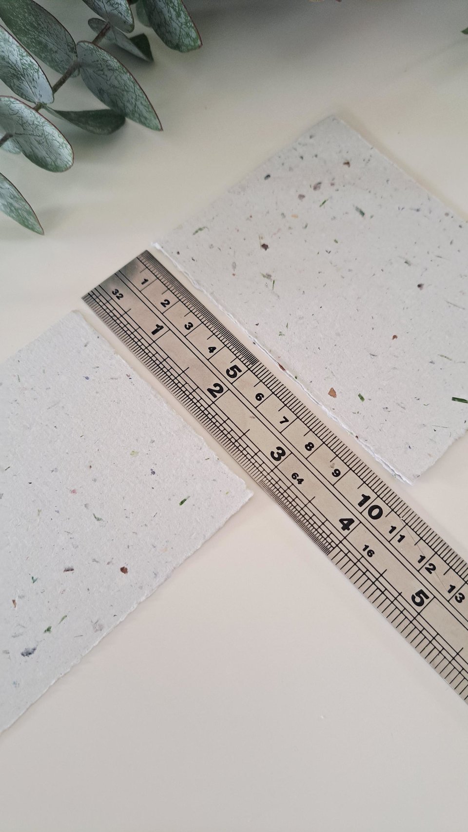 50 x Lawn Clipping Handmade note paper sheets, 4 x 3 Inch Recycled Paper Stationery Box for lawn mowing round