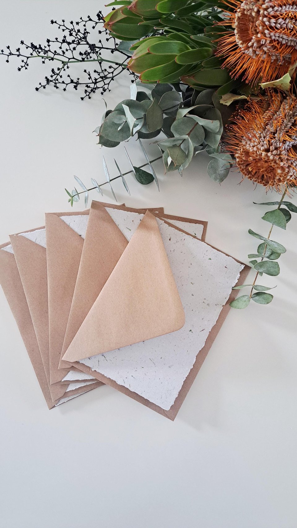 5 x Hand made recycled Paper Sheets with lawn clippings / grass, 5 x plain brown recycled 5x7" envelopes