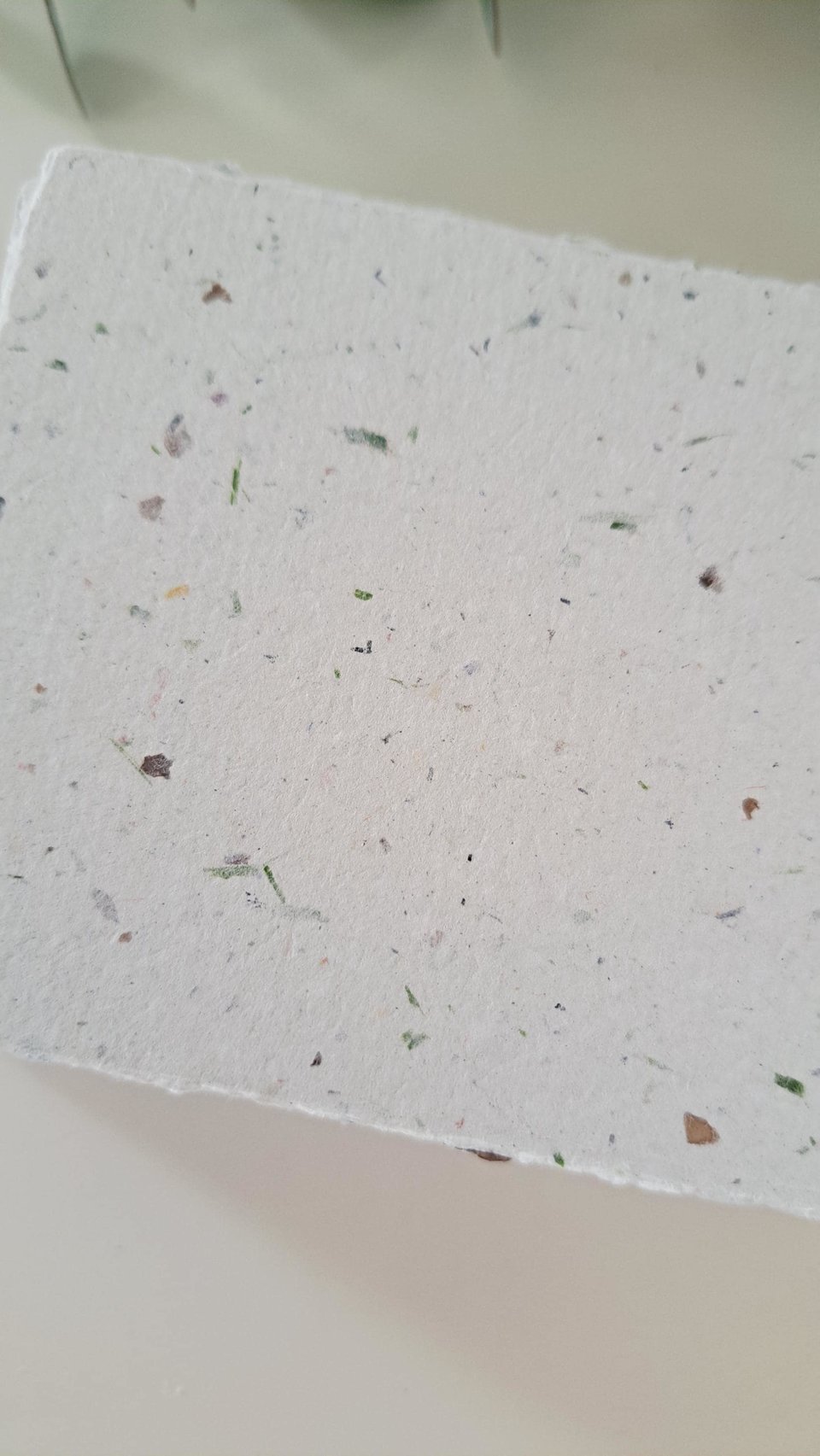 50 x Lawn Clipping Handmade note paper sheets, 4 x 3 Inch Recycled Paper Stationery Box for lawn mowing round