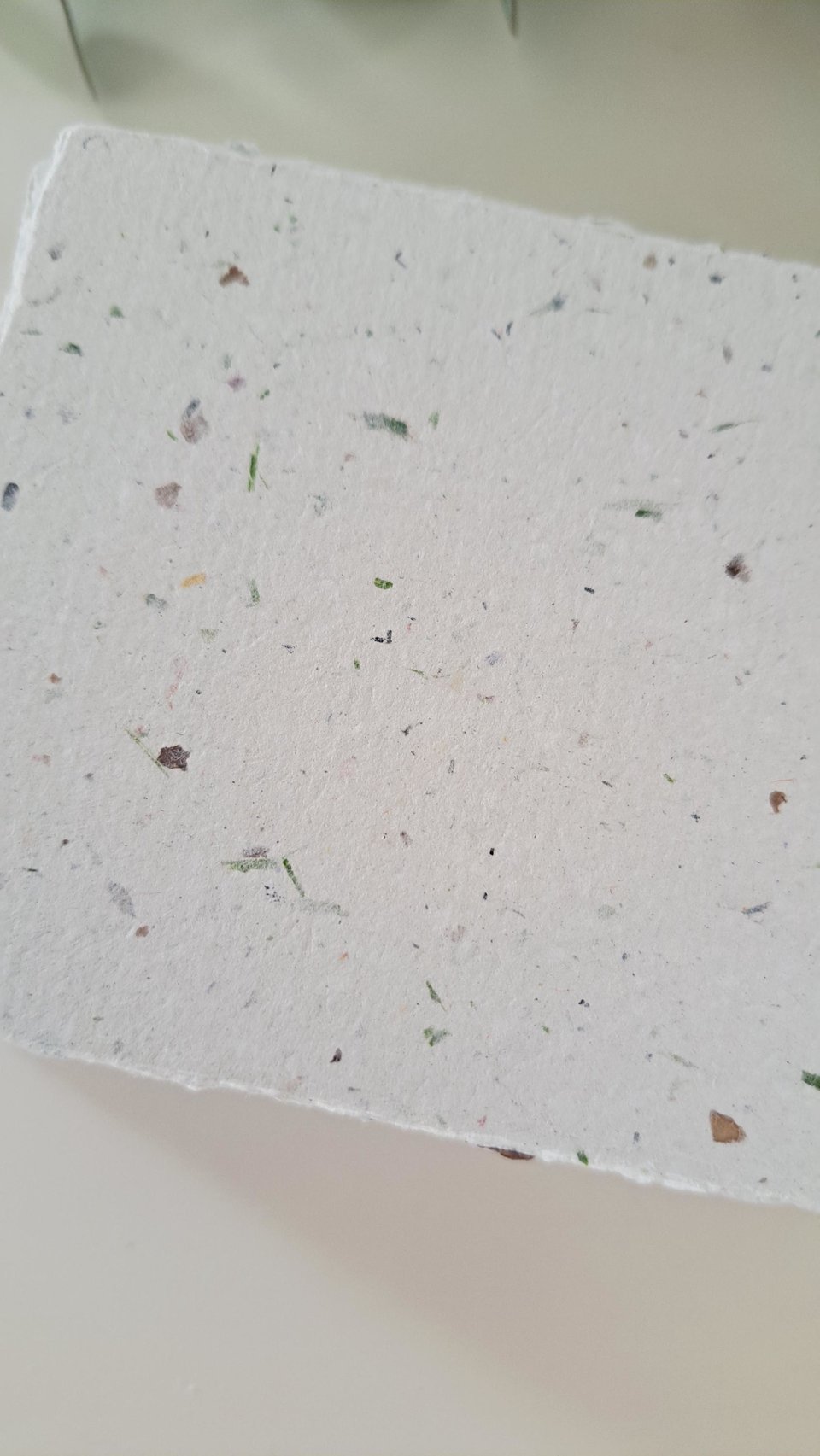 50 x Lawn Clipping Handmade note paper sheets, 4 x 3 Inch Recycled Paper Stationery Box for lawn mowing round