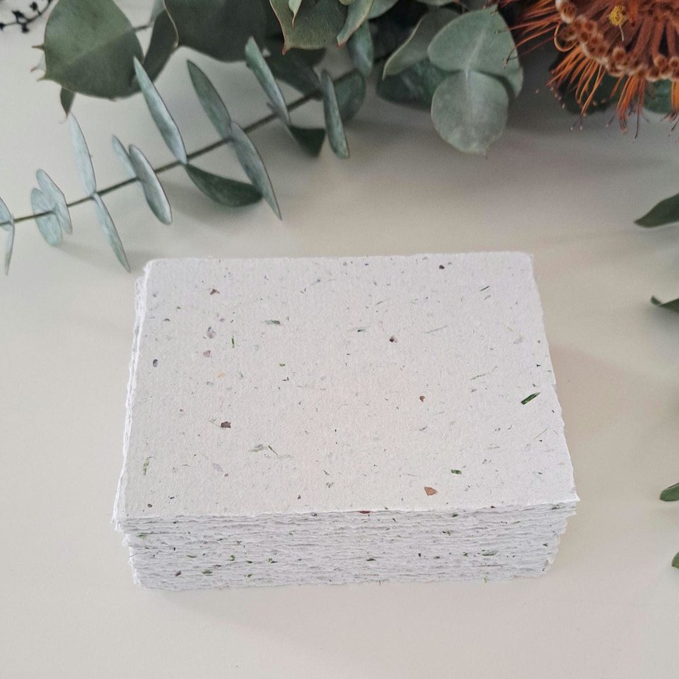 50 x Lawn Clipping Handmade note paper sheets, 4 x 3 Inch Recycled Paper Stationery Box for lawn mowing round