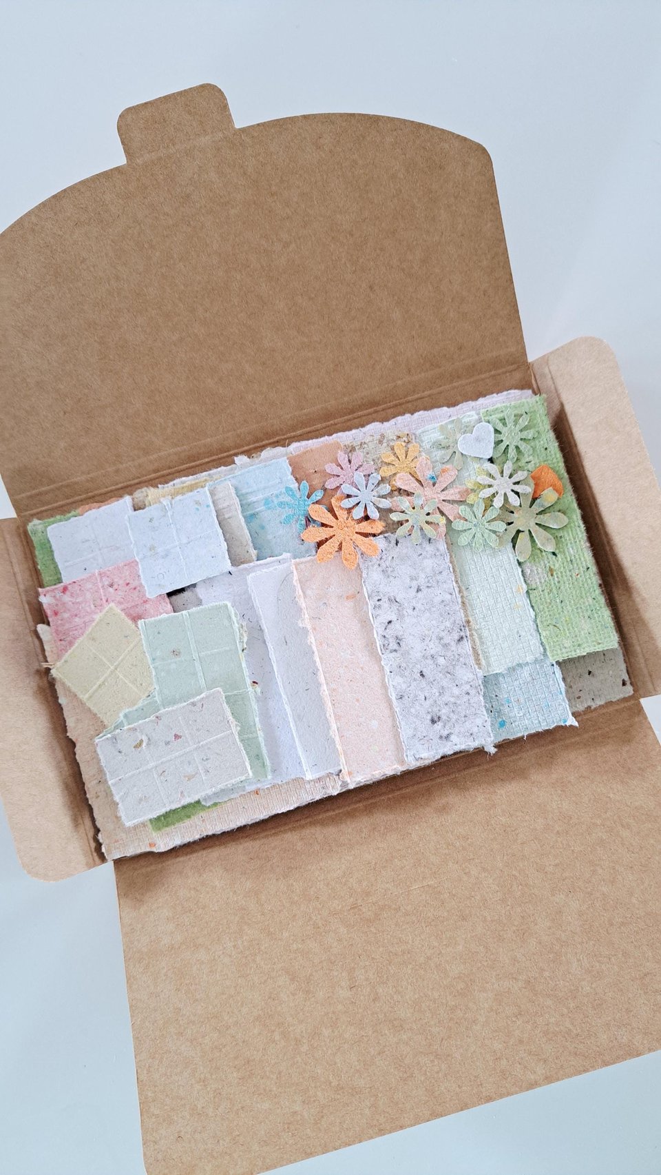 Little Houses Paper Collage Craft Kit: DIY handmade recycled paper pieces to create 4 flat house designs.