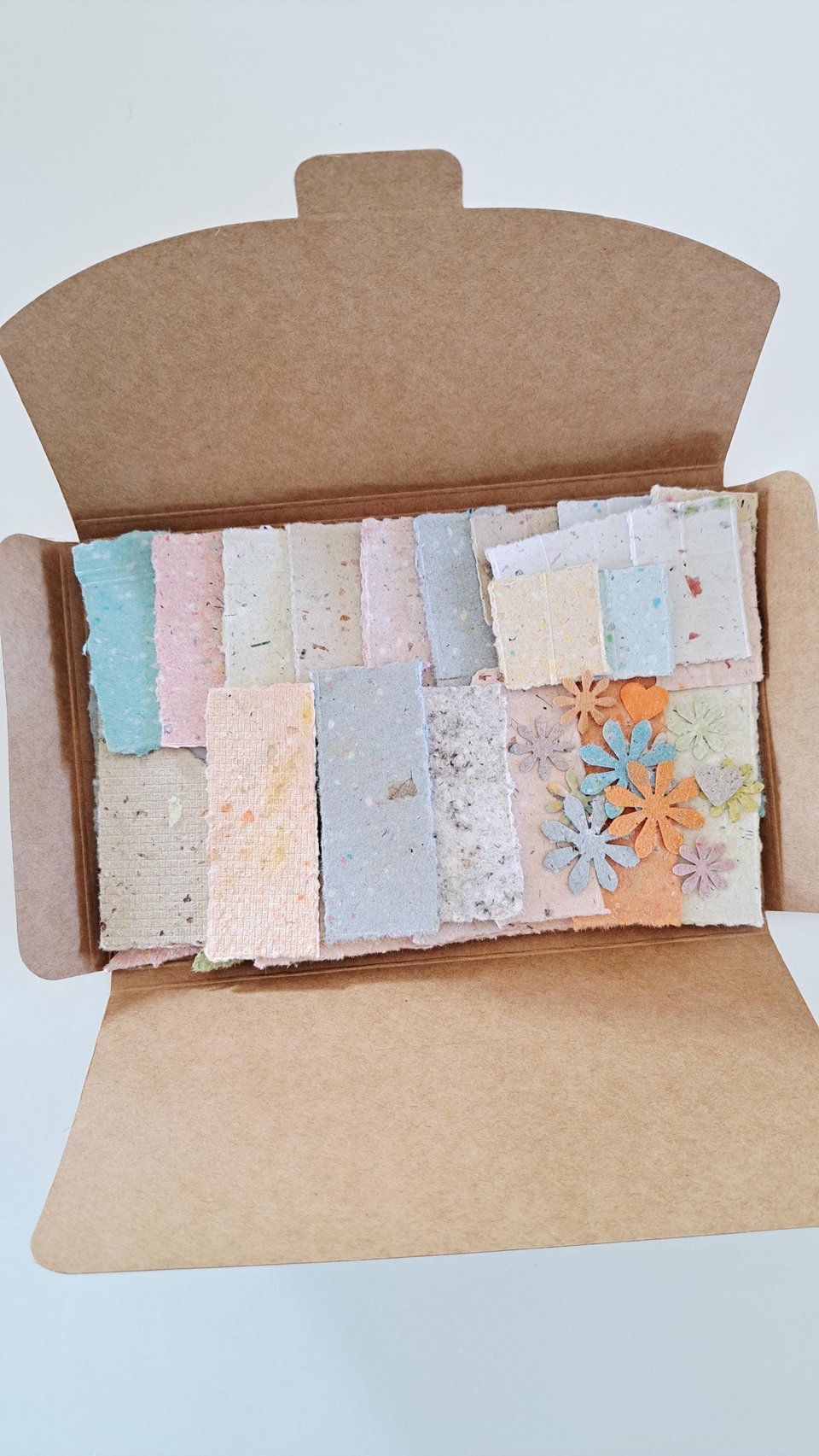 Little Houses Paper Collage Craft Kit: DIY handmade recycled paper pieces to create 4 flat house designs.